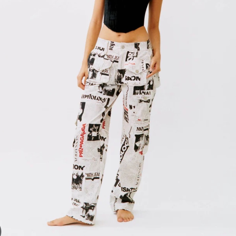 With Jéan Tommy Cargo Pants - Read All About It Newspaper Print